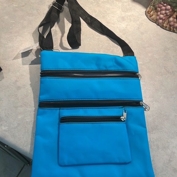 NWT crossbody - Picture 4 of 6